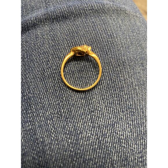 Vintage Costume Ring EDCO Size 9 Gold Tone With Pink & White Rhinestones - Picture 3 of 5